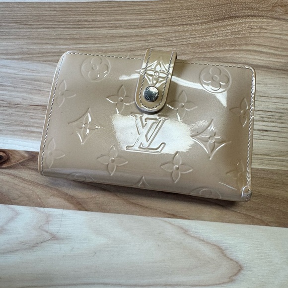 Louis Vuitton Vernis French Purse Beige Wallet with Dust Bag - Picture 3 of 15